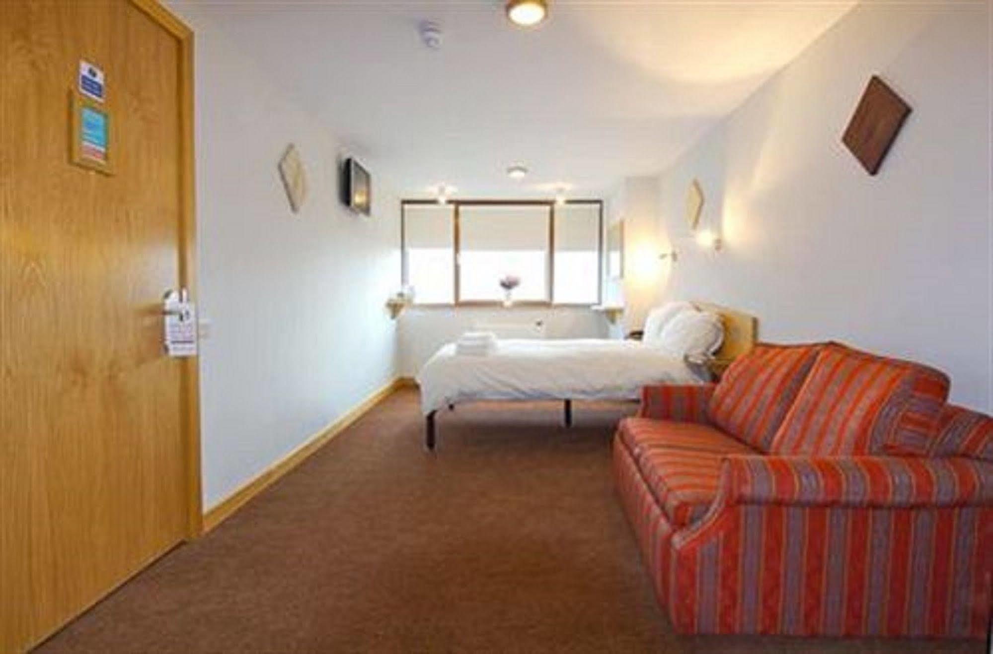 Rosemount Heathrow Hotel 2*